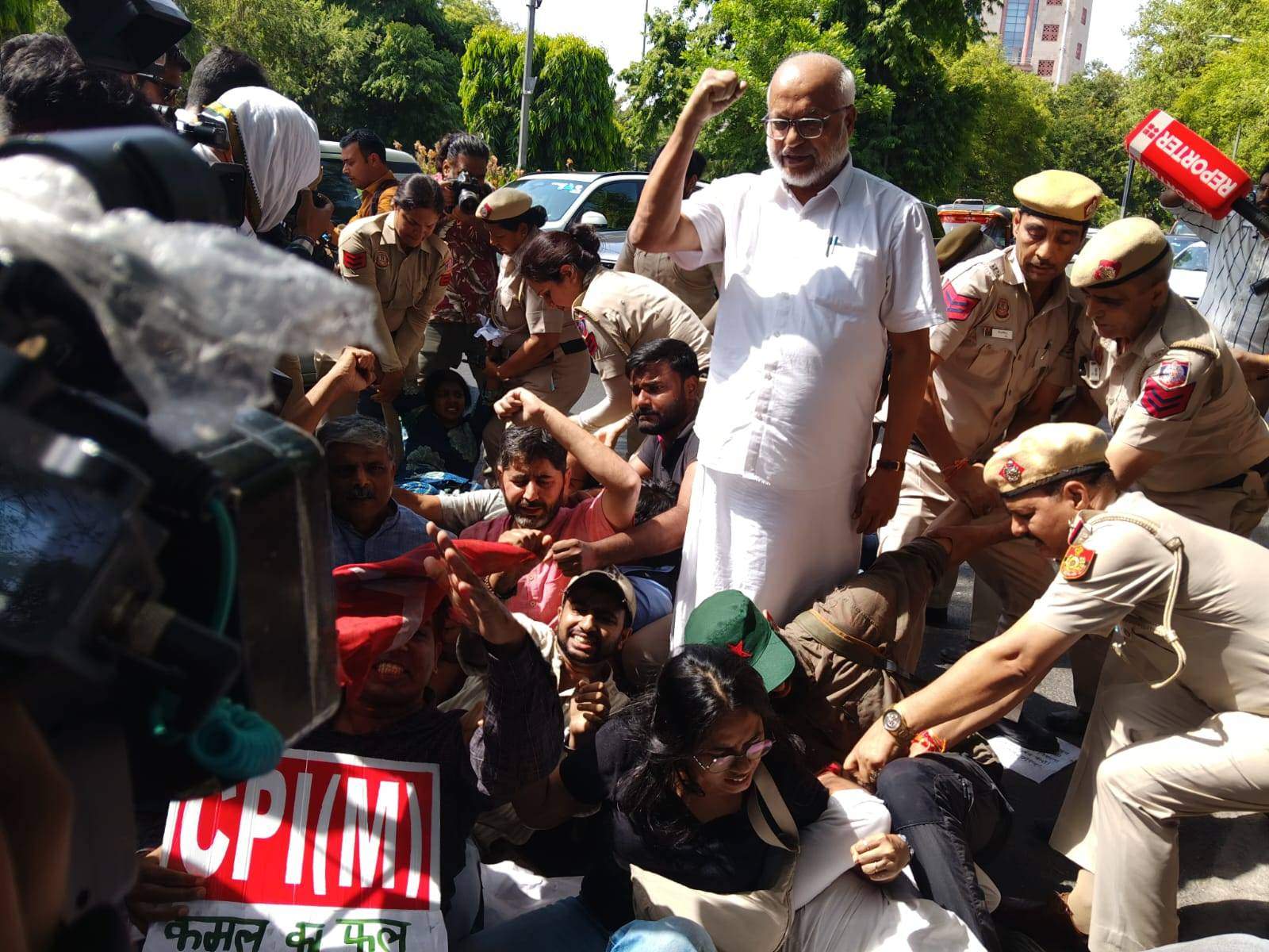 CPI(M) protest Delhi