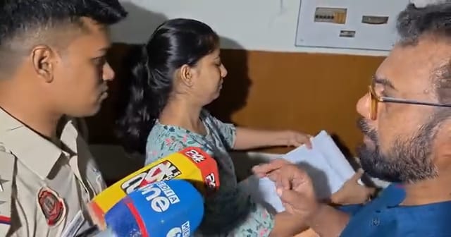 CPI(M) - police raid headquarters